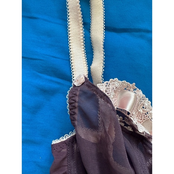 Ruby Pink Bra, NWT 32F. Beautiful lace and ribbon detail. - Picture 3 of 6